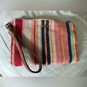 COPY - Billabong wristlet bag

Colorful Striped Wristlet Clutch